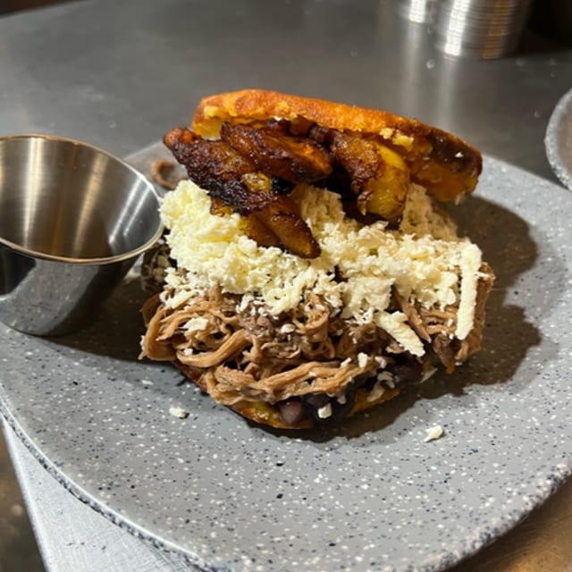 Arepa Pabellón.